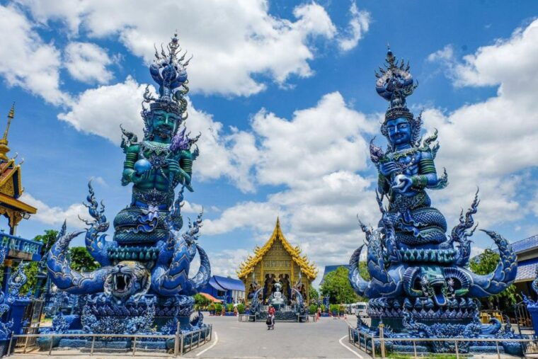 from-chiang-mai-white-temple-black-house-and-blue-temple