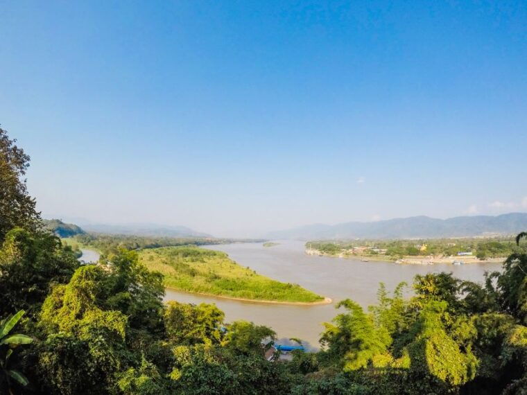 from-chiang-mai-white-temple-golden-triangle-day-trip