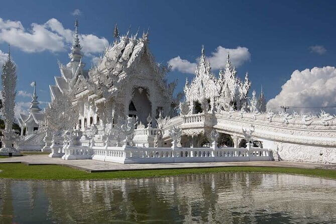 From Chiang Rai: 3 Temples, Golden Triangle Tour, Tea Plantation - Key Points