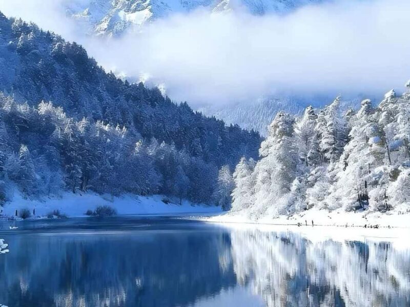 From Chongqing Winter 2-Day Bipenggou Snow Tour - Accommodation Options