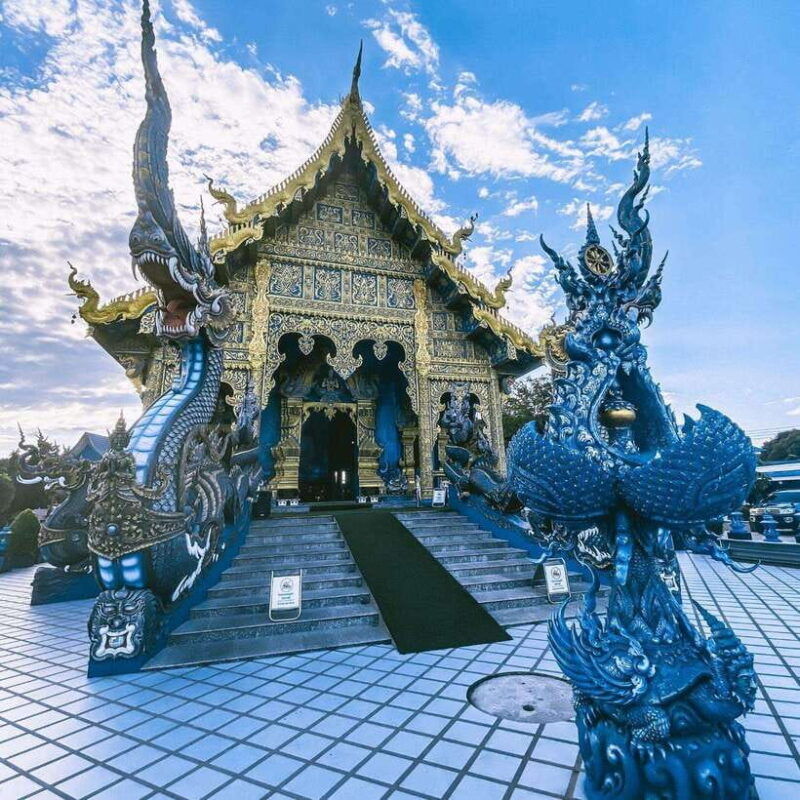 from-cm-chiang-rai-white-blue-red-black-temple-with-lunch