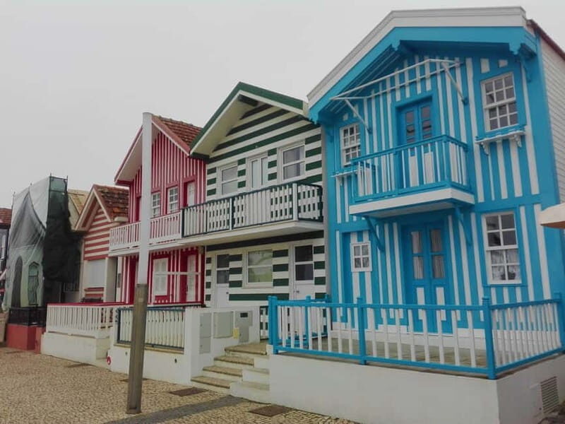 From Coimbra: Tour to Aveiro, Costa Nova beach and Moliceiro boat - FAQ