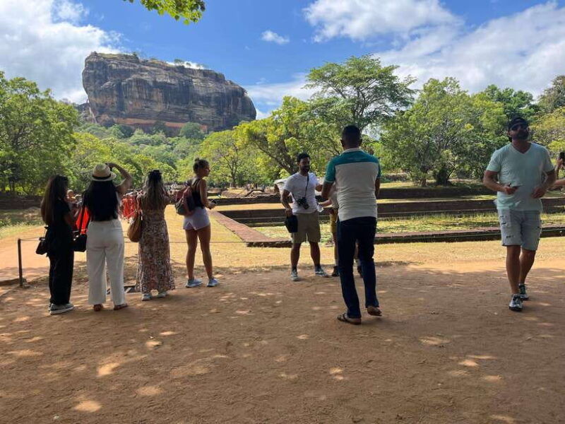 from-colombo-cruise-port-sigiriya-and-dambulla-2-day-tour