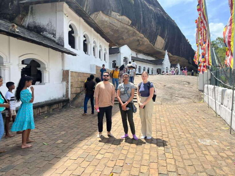 from-colombo-dambulla-and-pidurangala-rock-climb-day-trip