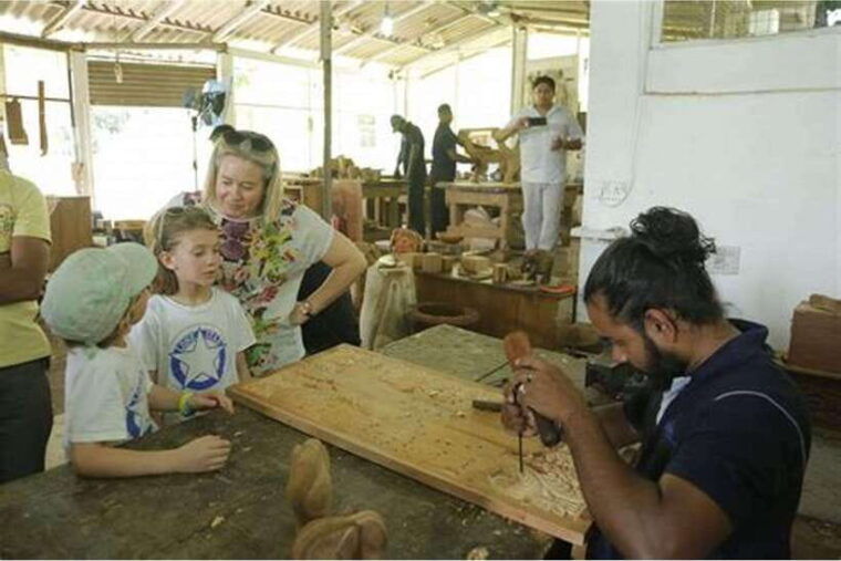 from-colombo-discover-elephant-orphanage-and-kandy-day-tour