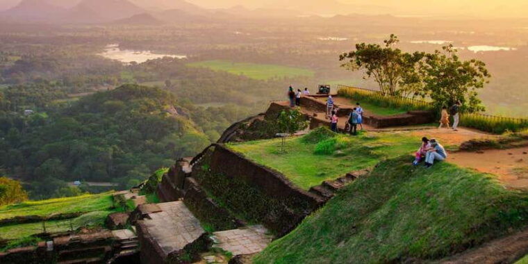 from-colombo-sigiriya-and-dambulla-day-trip-and-safari