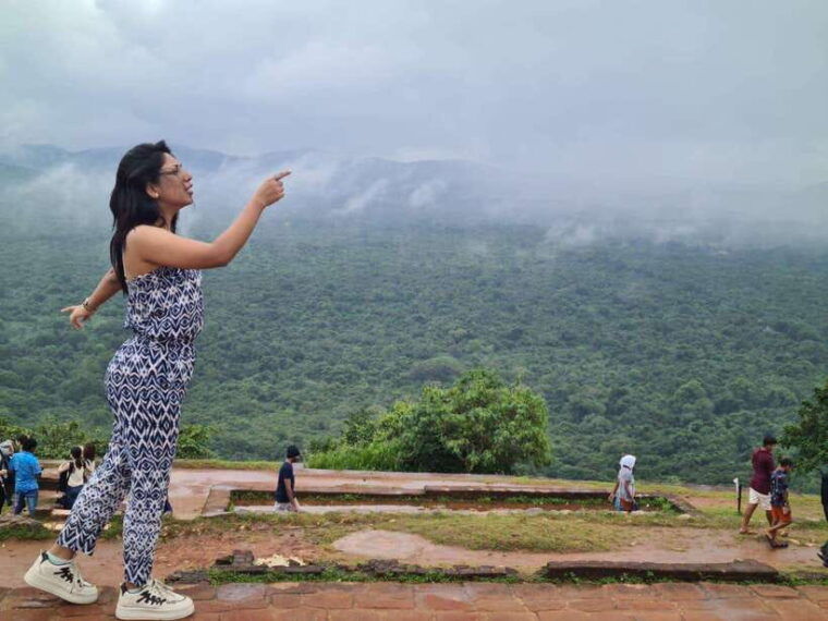 from-colombo-sigiriya-rock-dambulla-minneriya-4x4-safari