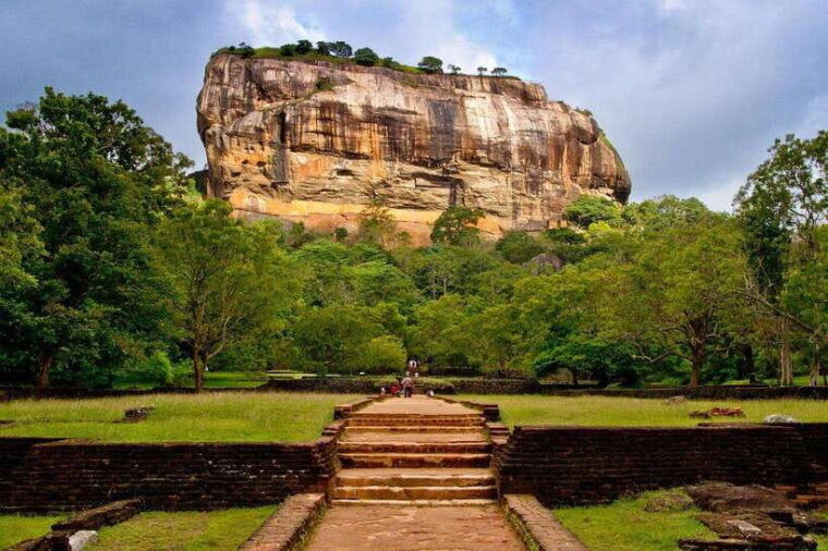 from-colombo-sigiriya-rock-fortress-and-dambulla-day-tour