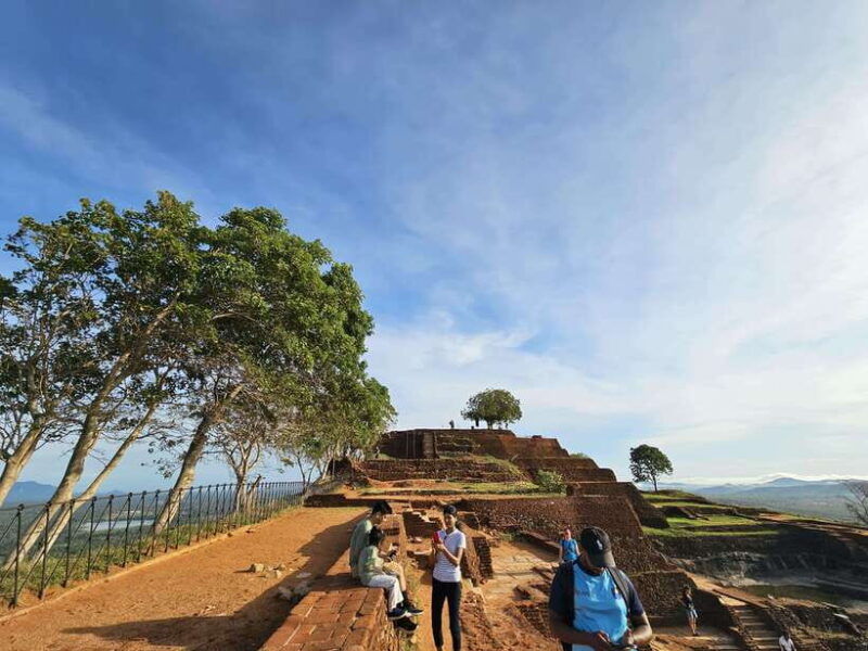 from-colombo-sigiriya-rock-fortress-dambulla-cave-safari