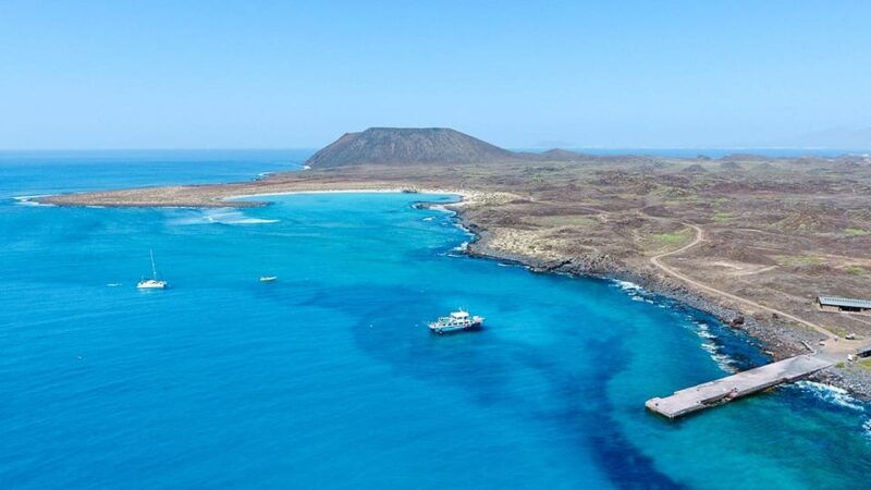 from-corralejo-lobos-island-boat-and-snorkel-activity