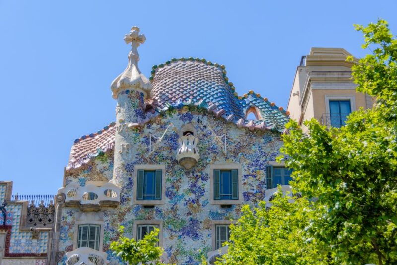 from-costa-brava-barcelona-and-antoni-gaudis-work-bus-tour