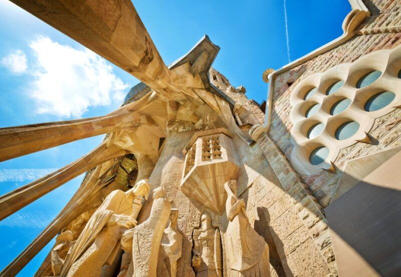 from-costa-brava-barcelona-and-antoni-gaudis-work-bus-tour