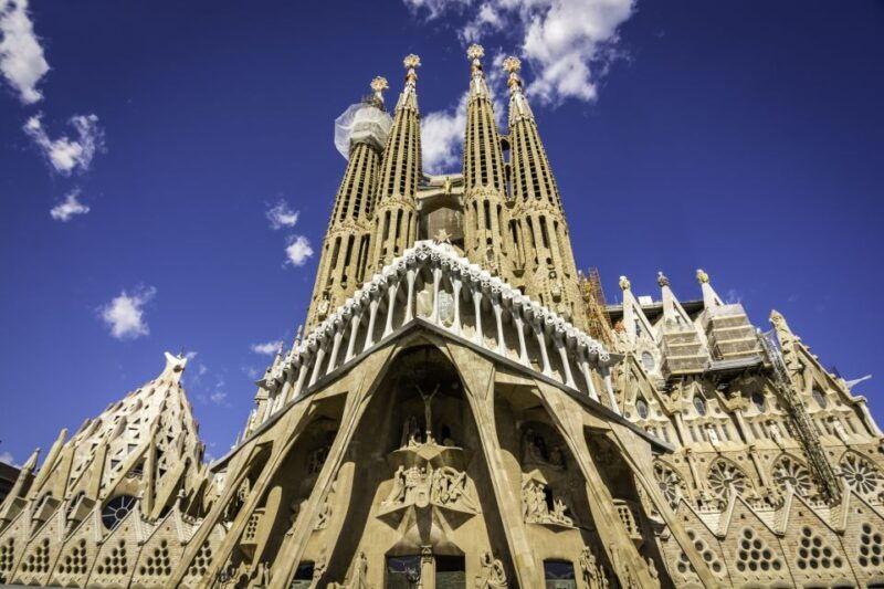 from-costa-brava-barcelona-and-antoni-gaudis-work-bus-tour