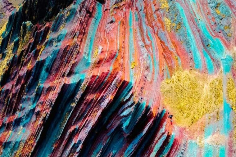 from-cusco-colored-mountains-pallay-punchu-full-day-tour