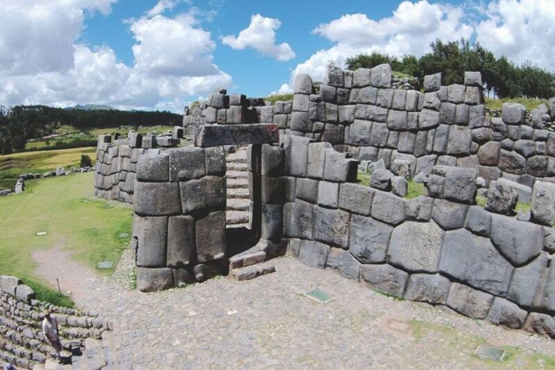 from-cusco-half-day-tour-sacsayhuaman-tambomachay-qenqo