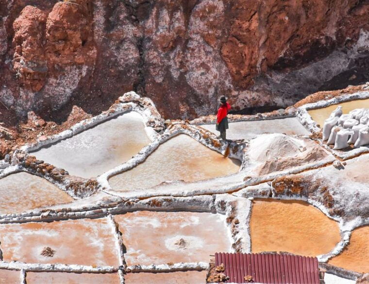 from-cusco-moray-maras-salt-mines-chinchero-weavers-tour