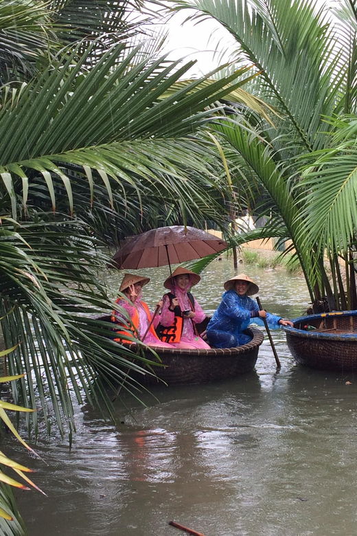 from-da-nang-bay-mau-cooking-class-basket-boat-and-market