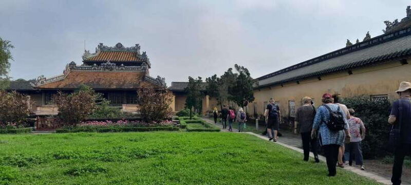 from-da-nang-hoi-an-hai-van-pass-hue-imperial-city-deluxe