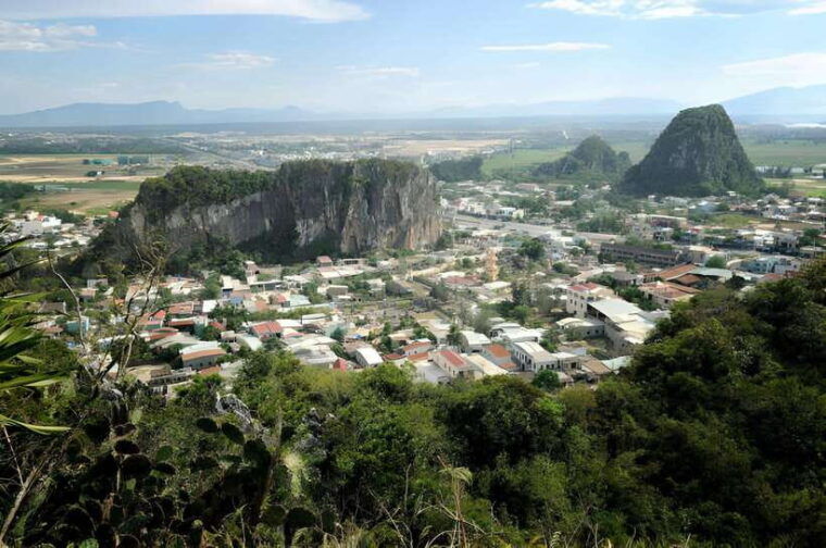 from-da-nang-linh-ung-pagoda-marble-mountain-hoi-an-ancient