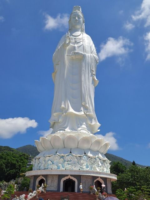 from-da-nang-marble-mountain-hoi-an-city-basket-boat-ride