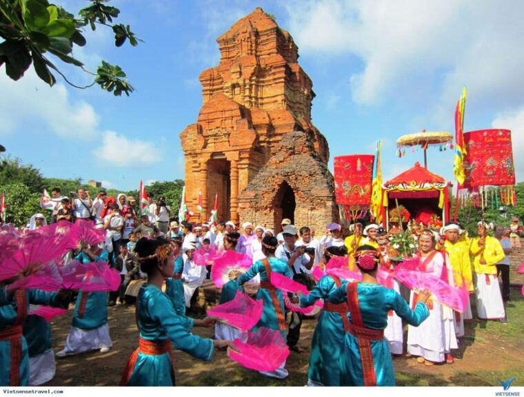 from-da-nang-my-son-holyland-and-rice-paper-making