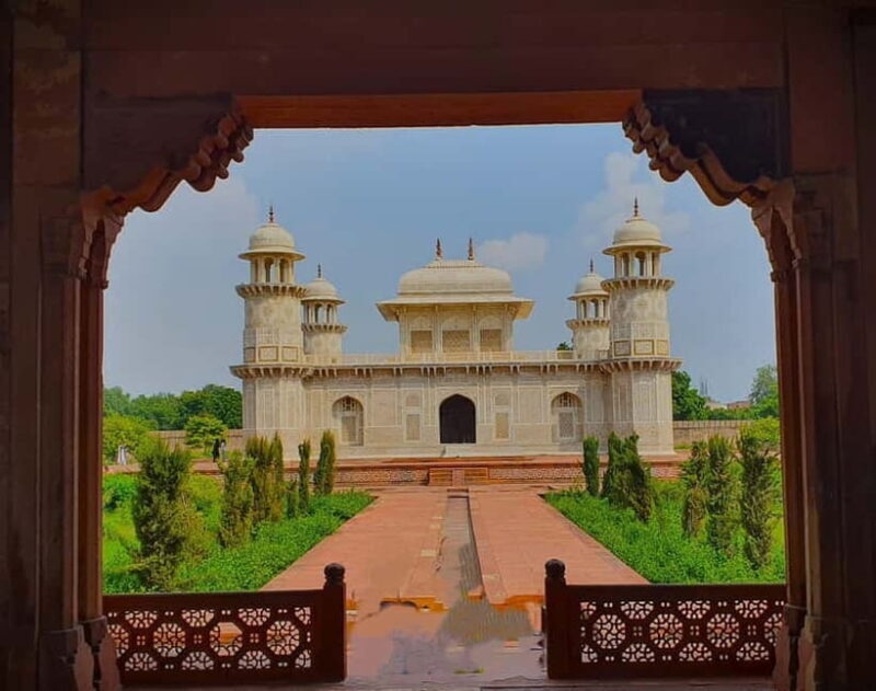 From Delhi: 2 Days Taj Mahal with Fatehpur Sikri Tour By Car - What’s Included & What’s Not