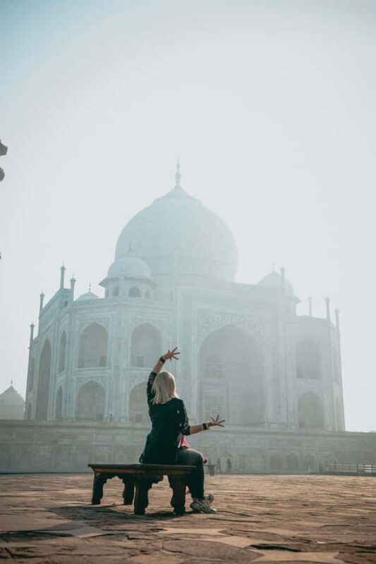 From Delhi/Agra: Sunrise Taj Mahal Agra tour with 5* Lunch - In-Depth Itinerary Breakdown