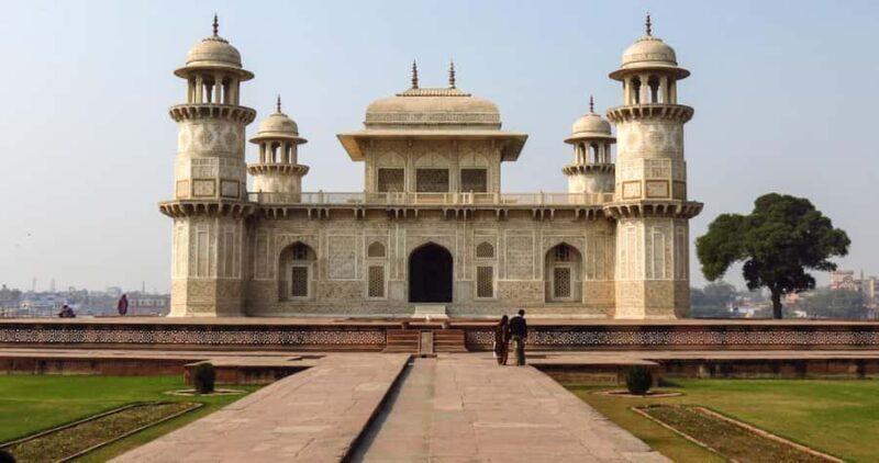 From Delhi/Agra: Sunrise Taj Mahal Agra tour with 5* Lunch - Practical Details and Why They Matter