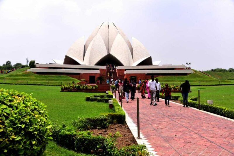 From Delhi Airport: Guided Layover Delhi City Tour - Who Should Consider This Tour?