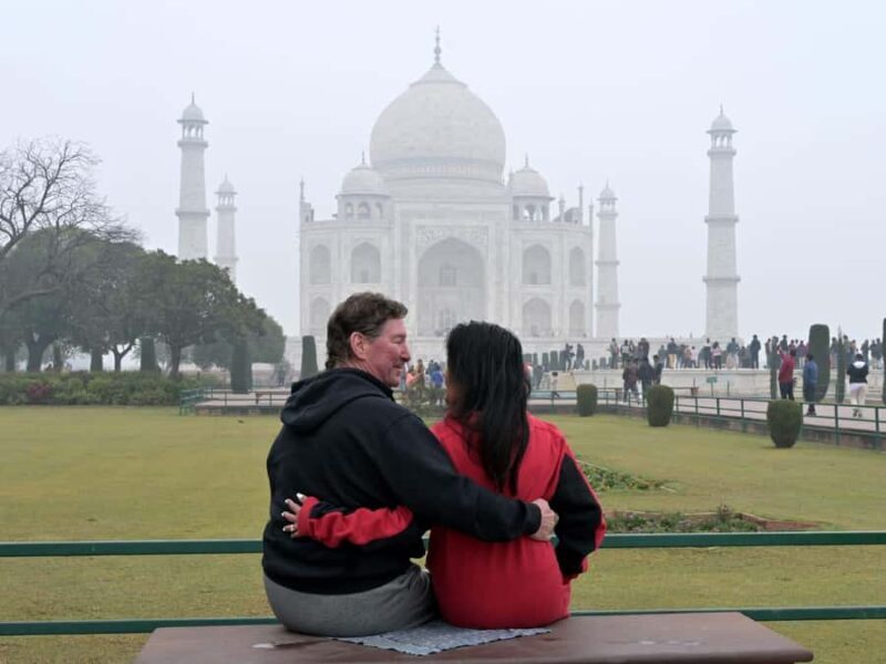 From Delhi: All-Inclusive Taj Mahal & Agra Fort Day Tour - Food and Refreshments