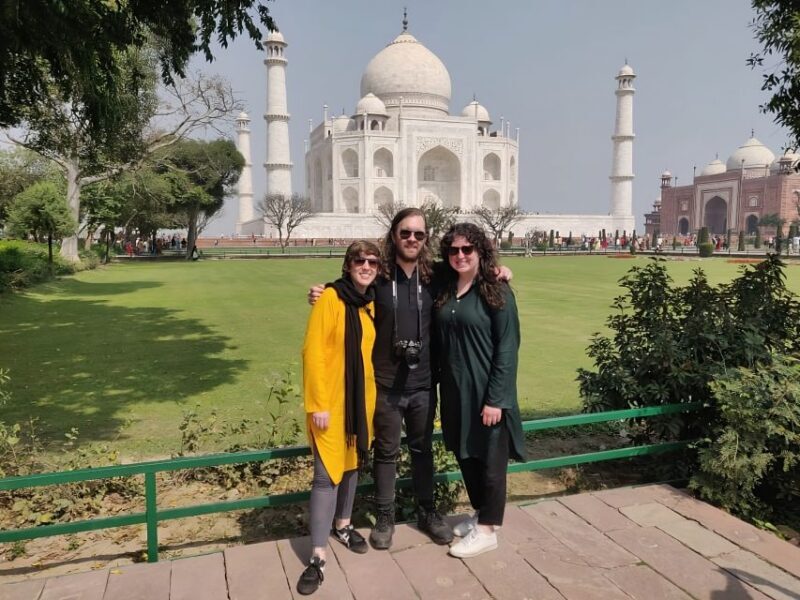 From Delhi: All-Inclusive Taj Mahal Day Tour with transfers - The Experience of Moving Comfortably