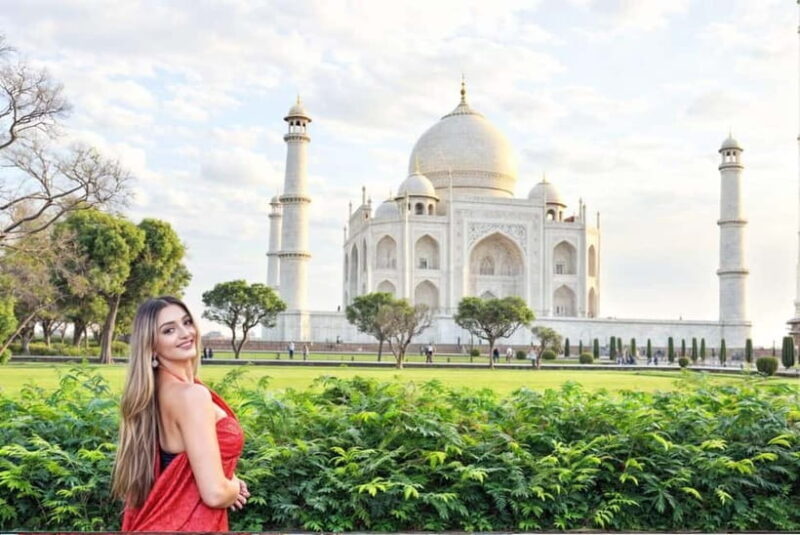 From Delhi: Day Trip to Taj Mahal, Agra Fort and Baby Taj - The Details of the Day Trip