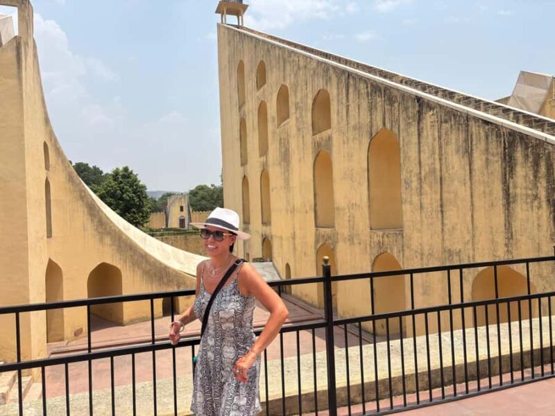 From Delhi: Jaipur Guided City Tour By AC Car - Jal Mahal: A Photogenic Water Palace (From Outside)