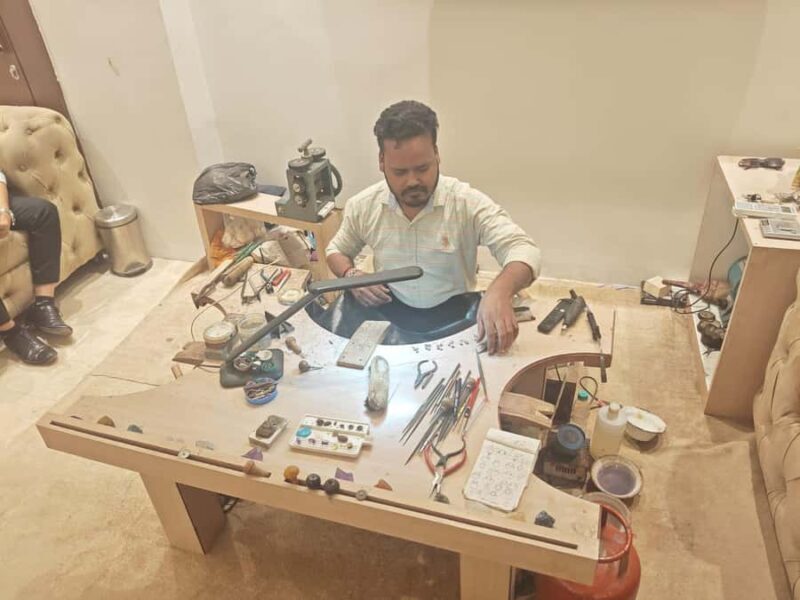 From Delhi: Jaipur Royal Heritage & Artisan Craft Day Tour - Iconic Landmarks: Hawa Mahal, City Palace & Jantar Mantar