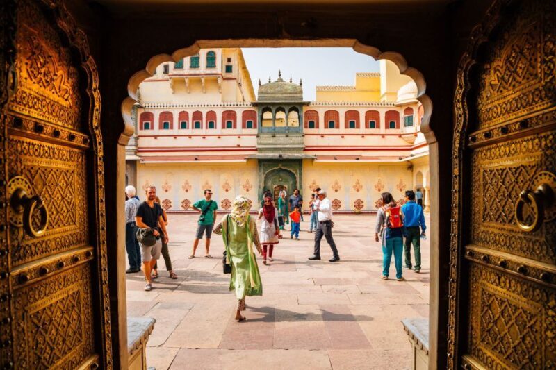 From Delhi: Jaipur Sightseeing Day Tour with Hotel Pickup - The Itinerary in Depth