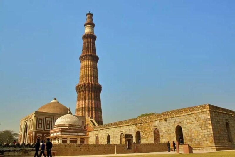 From Delhi: Old and New Delhi Sightseeing Tour with Guide - Key Points