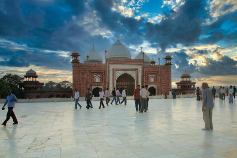 From Delhi: One Day Taj Mahal Tour with Mathura - FAQs