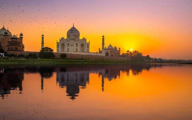 From Delhi: Private Taj Mahal & Agra Tour with 5* Lunch - Key Points