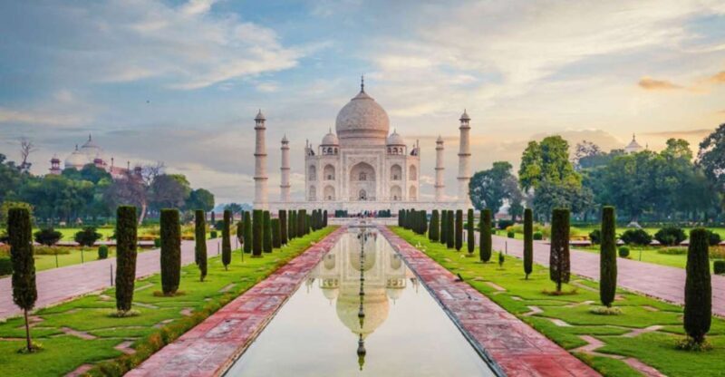 From Delhi: Private Taj Mahal & Agra Tour with 5* Lunch - Key Points