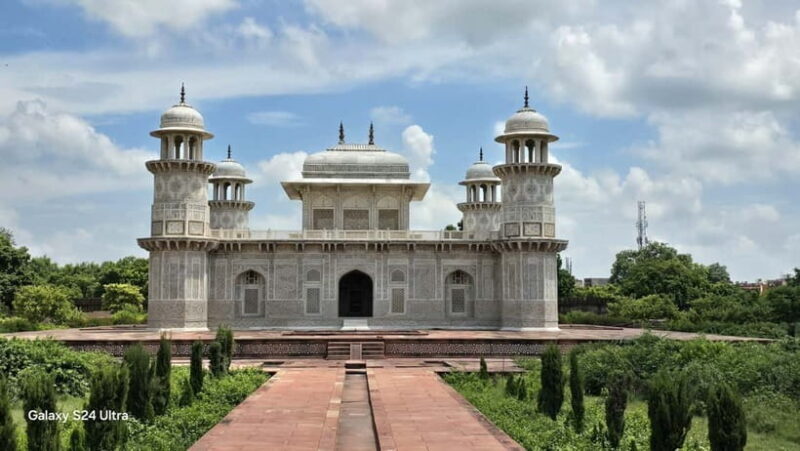From Delhi: Private Taj Mahal & Agra Tour with 5*Hotel Meal - FAQs