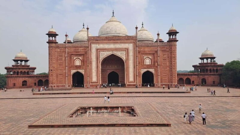From Delhi: Sunrise Taj Mahal & Agra Day Trip With 5* Lunch - FAQ
