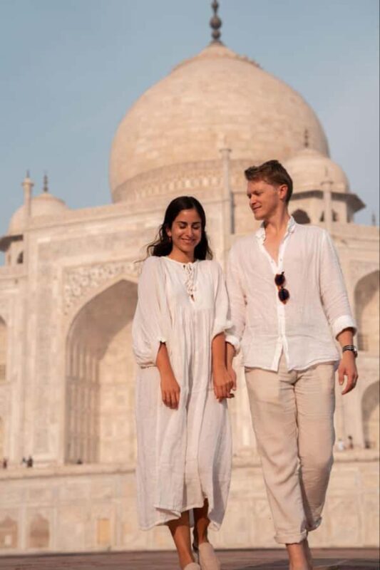 From Delhi: Taj Mahal & Agra City Tour  Couple Special - Key Points