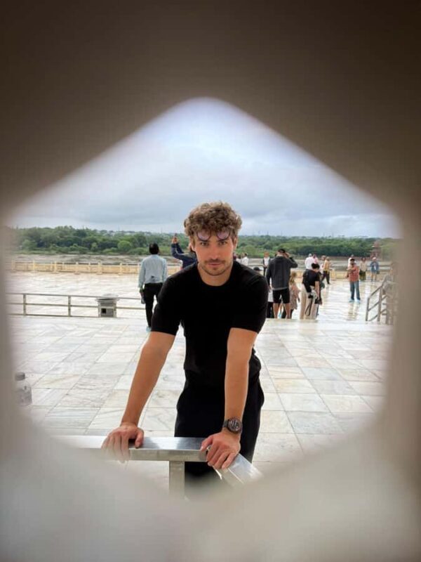 From Delhi: Taj Mahal & Agra Day Tour with Fast-Track Entry - What Sets This Tour Apart?