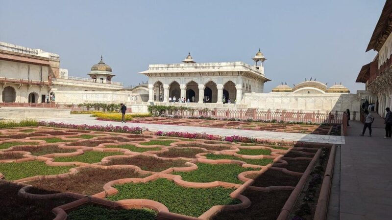 From Delhi: Taj Mahal & Agra Day Trip with Jaipur Drop - Bonus Sightseeing: Markets and Scenery