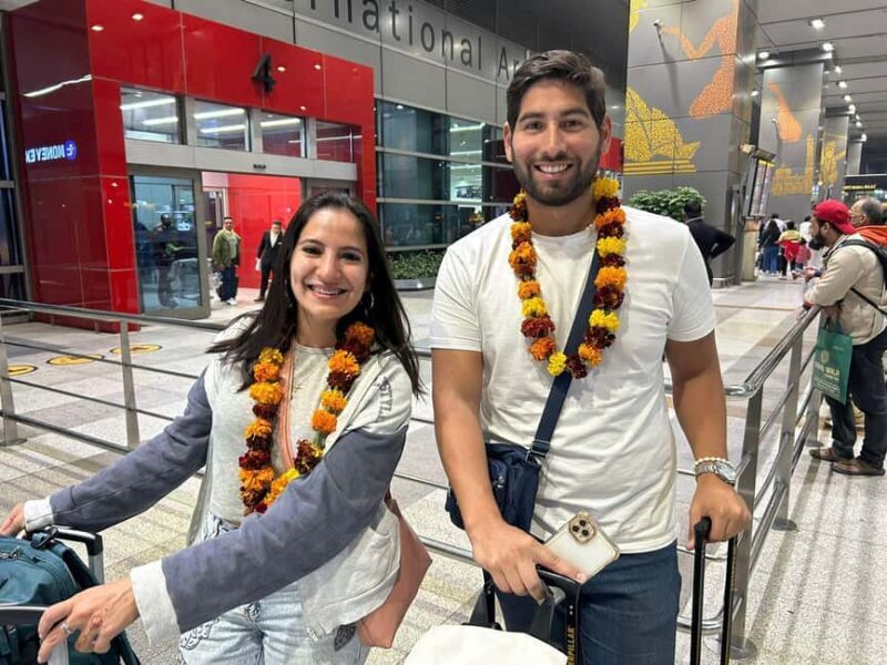 From Delhi Taj Mahal & Agra Full Day Round Trip - Key Points