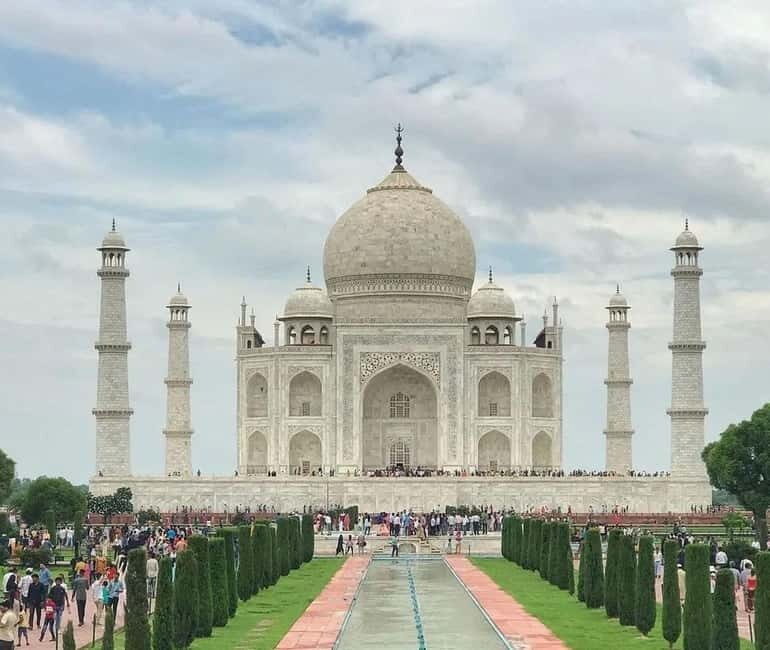 From Delhi: Taj Mahal Agra & Mathura Vrindavan Day Tour - Exploring Agra Fort: Mughal Grandeur