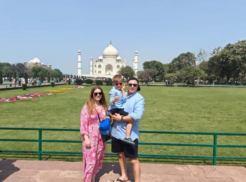 From Delhi: Taj Mahal & Agra Private Day Tour with 5* Meal - Exploring the Taj Mahal