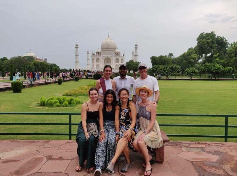 From Delhi: Taj Mahal & Agra Private Day Tour with 5* Meal - A Gourmet Break at a Luxury Hotel