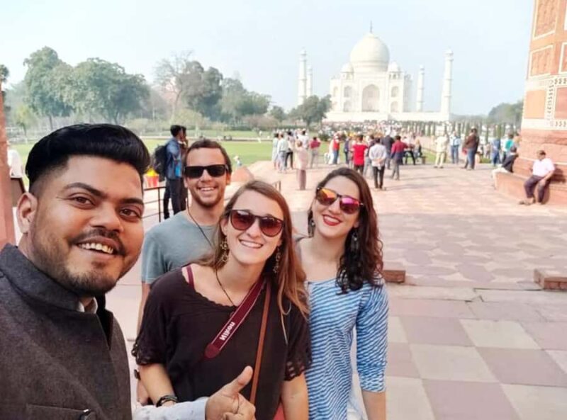From Delhi: Taj Mahal & Agra Private Day Tour with 5* Meal - Discovering Agra Fort
