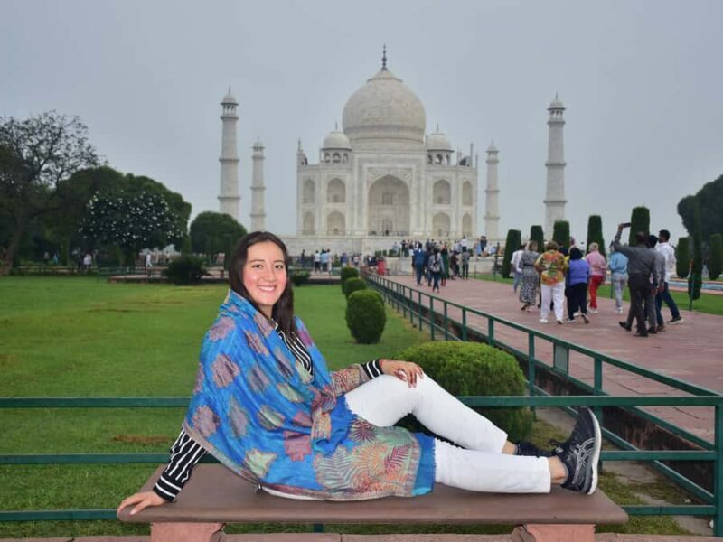 From Delhi: Taj Mahal & Agra Private Day Trip by AC Car - A Taste of Elegance: Lunch at a 5-Star Hotel